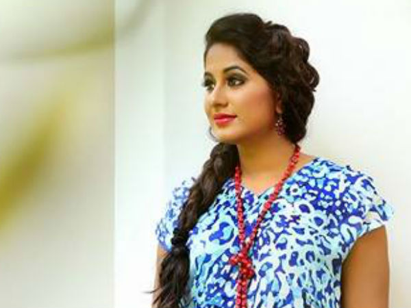 മോഡേണാകണം