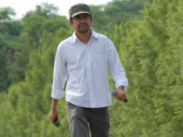 തിരക്കഥാകൃത്താണ്