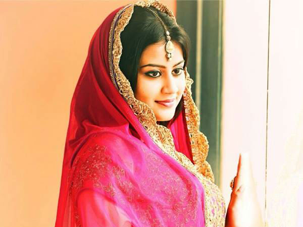 സുന്ദരിയാണ്