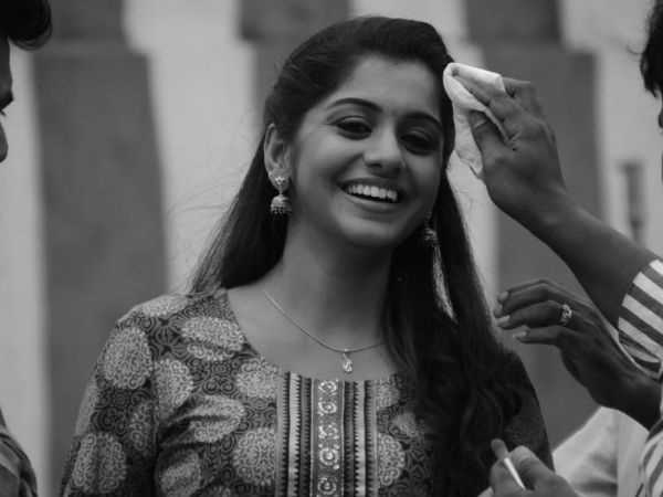 ആങ്കറിങ്ങിലൂടെ വന്നു