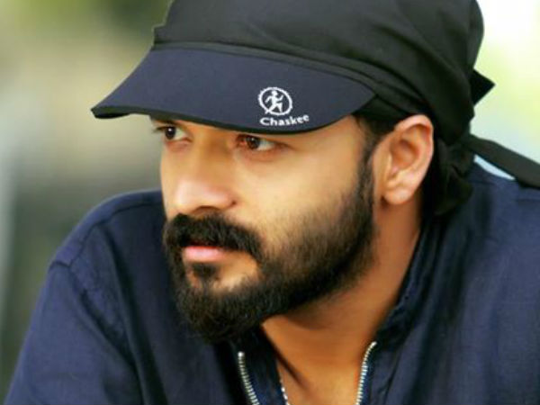 അപ്പോത്തിക്കരിയിലെ വേഷം