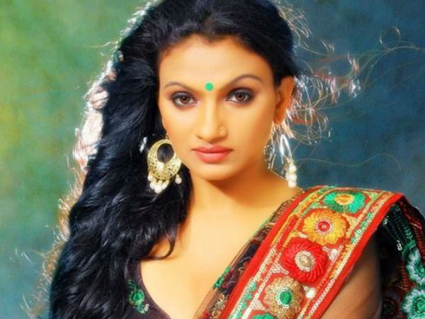 സുകുമാരി ചേച്ചിയോ