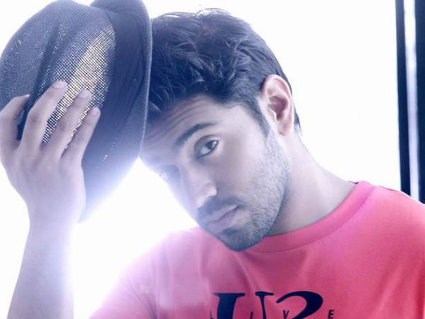 തട്ടത്തിന്‍ മറയത്ത്