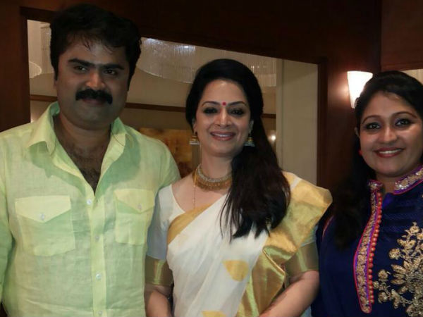 തെസ്‌നി ഖാന്‍