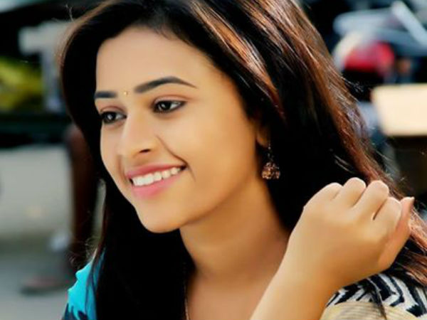 നായികയായി തുടക്കം