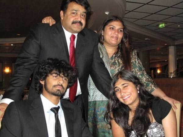 അക്രമം വീട്ടുകാരോടും