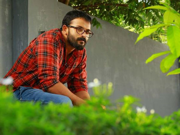 മുന്‍ നിരയിലേക്ക്