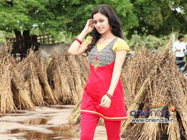 മലയാളത്തിലേക്ക് 