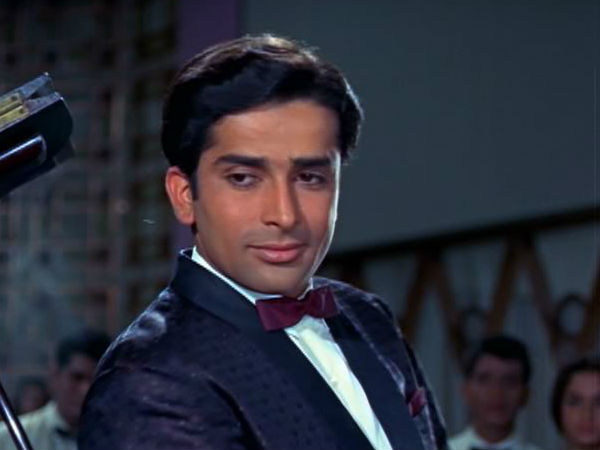 വിദേശ ചിത്രങ്ങളിലും