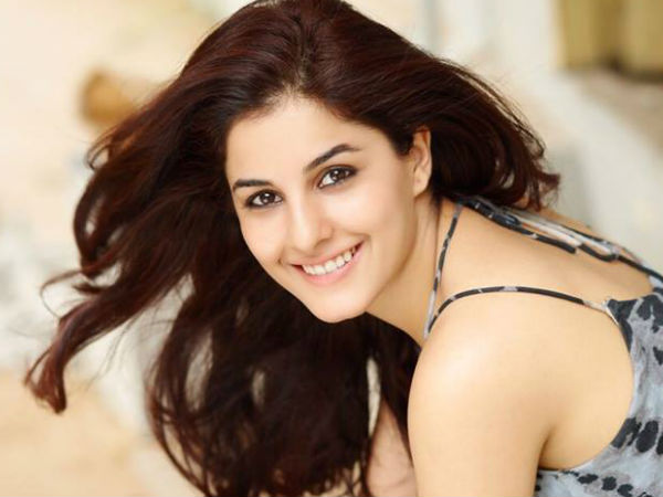 ഇഷ തല്‍വാര്‍