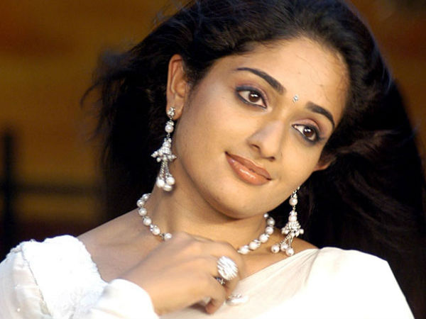 കാവ്യയുടെ വേഷം