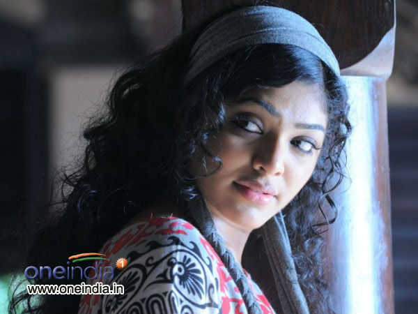 റീമ കല്ലിങ്കല്‍