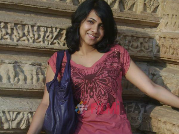 പാട്ടോ അഭിനയമോ?