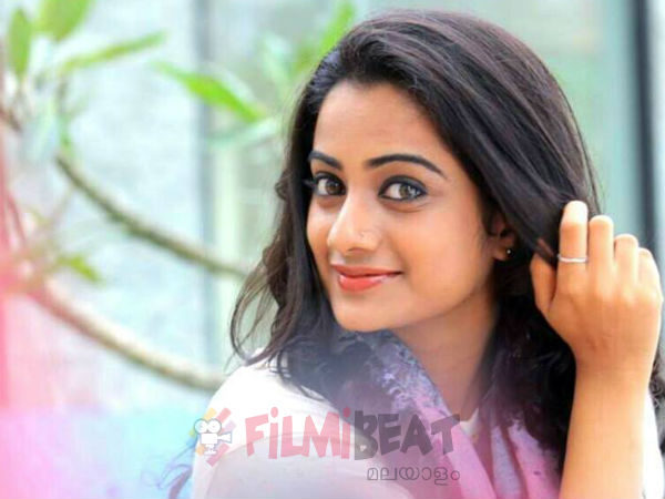 കഥാപാത്രങ്ങള്‍ക്ക് വേണ്ടി