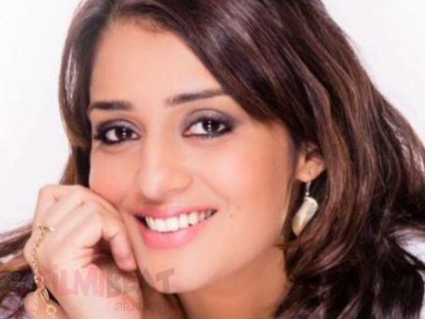 മലയാളവുമായുള്ള ബന്ധം