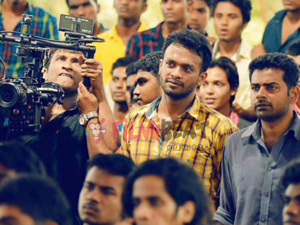 ചിത്രത്തിന്റെ ക്യാമറമാന്‍