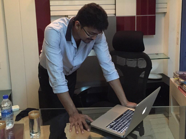 ആരാധകരുമായി