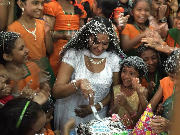 കേക്ക് കട്ടിങ്