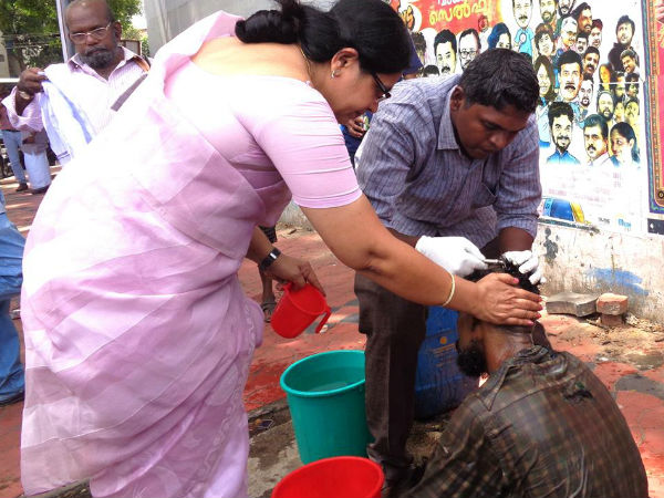 കുളിപ്പിക്കുന്നു