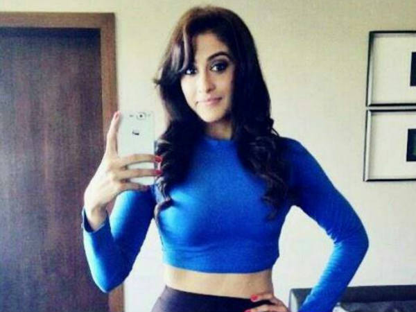 അല്ല ആരാ ഈ...