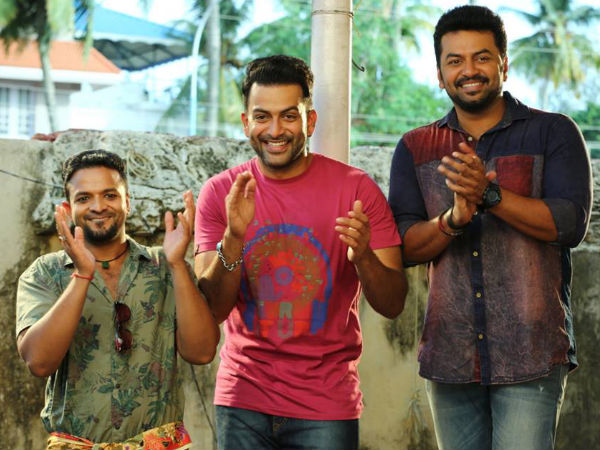 അമര്‍ അക്ബര്‍ അന്തോണി