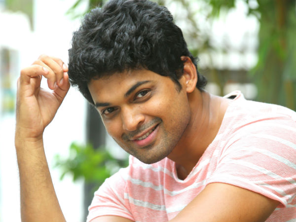 മോഹന്‍ലാല്‍ എന്ന വ്യക്തിയെ മാറി നിന്ന് പഠിക്കേണ്ടതുണ്ട്