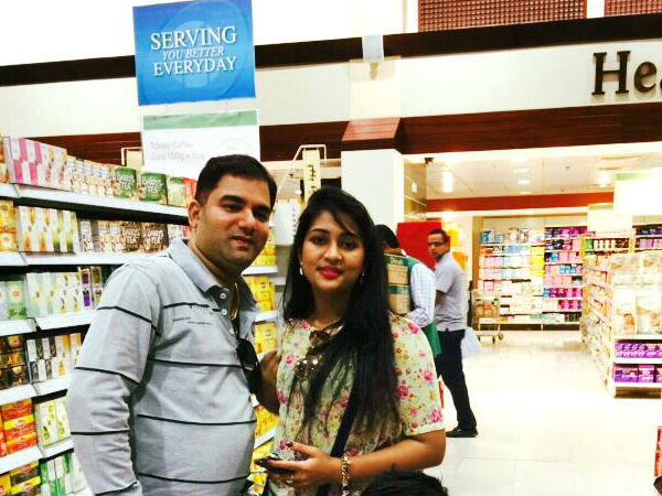 നവ്യ നായരും സന്തോഷ് മേനോനും