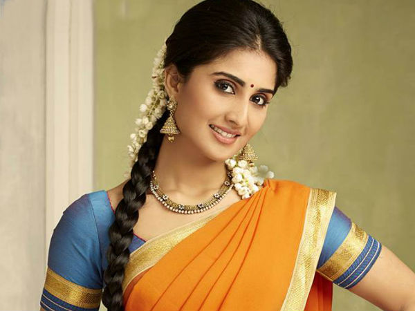 പാപ്പരസികള്‍ കണ്ടുപിടിച്ചു