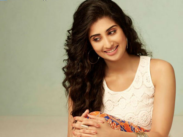 തെറ്റിയില്ല, അത് ശ്യാമിലി തന്നെ