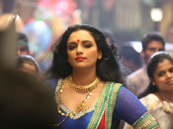 ശ്വേത മേനോന്‍ (കളിമണ്ണ്)