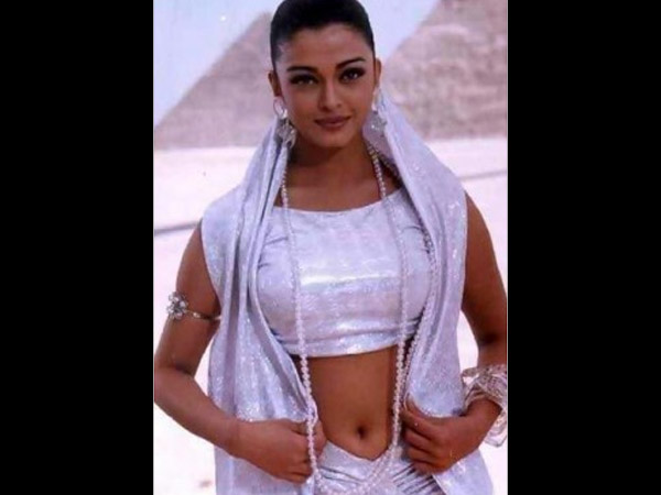 പാട്ടിനിടെ