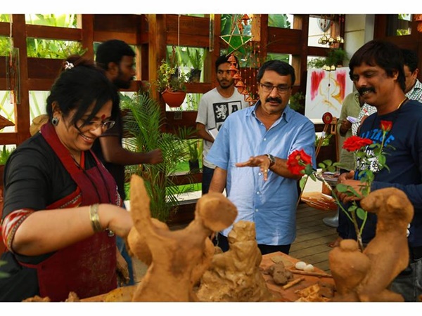 ഓണ്‍ ദ റോക്ക്‌സിലൂടെ തിരിച്ചെത്തുന്നു