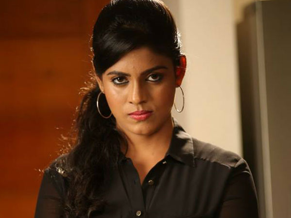 ഫോട്ടോഗ്രാഫേഴ്‌സിന്റെ പേര് കളയുന്നു