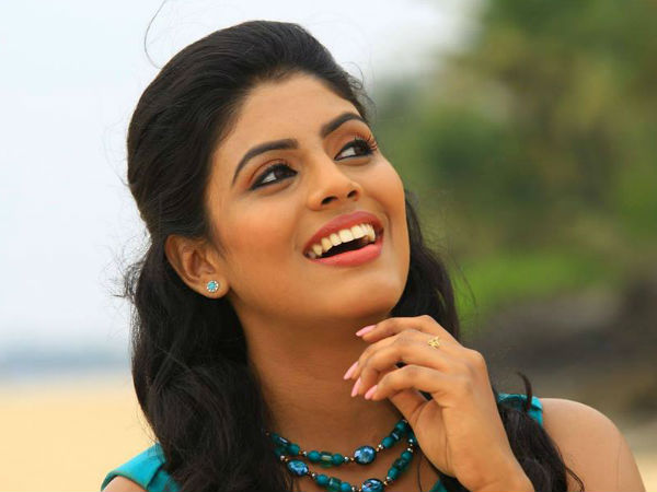 ബാന്‍ ചെയ്യണം