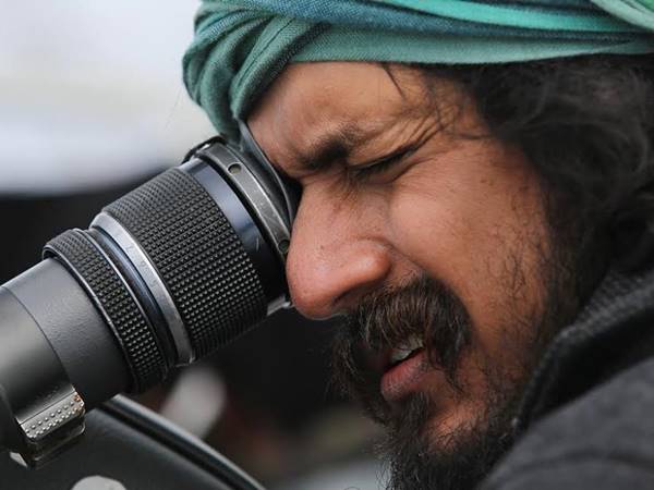 പ്രൊജക്ഷന്‍ ബള്‍ബ് പോലും മാറ്റാന്‍ തയ്യാറാകുന്നില്ല