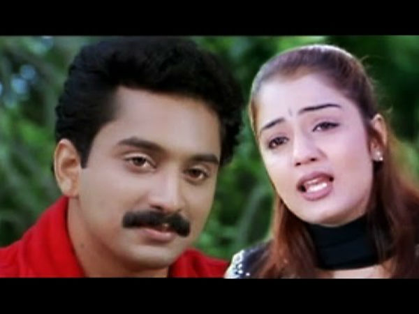 കൈ എത്തും ദൂരത്ത്