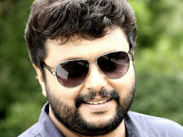 മോഹന്ലാലും മമ്മൂട്ടിയും ആന, മുയലോ?