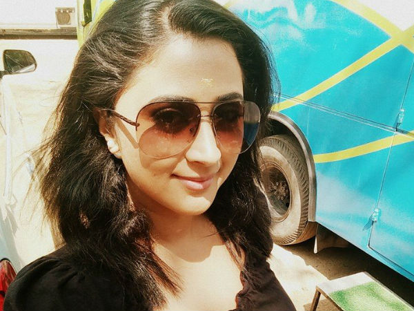 മോഡേണ്‍ വേഷങ്ങള്‍ വേണ്ടേ?