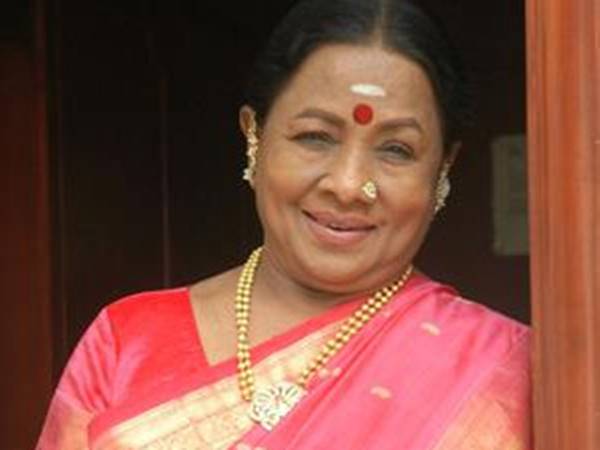 അഞ്ച് മുഖ്യമന്ത്രിമാര്‍ക്കൊപ്പം സിനിമയില്‍