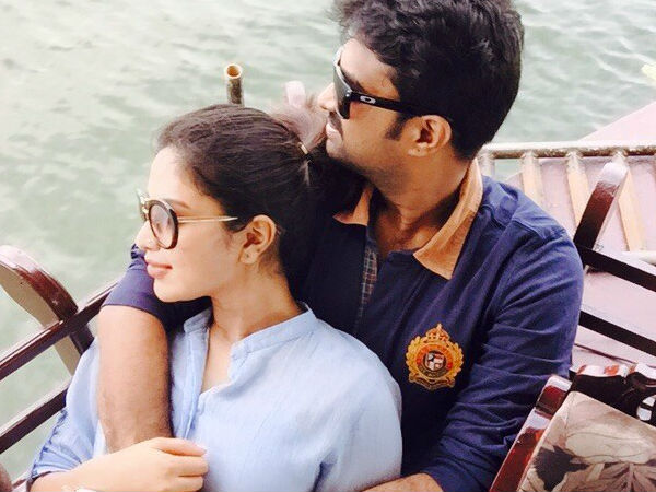 സോഷ്യല്‍ മീഡിയയില്‍