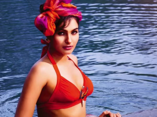 പിങ്കിലും ചുവപ്പിലും മഞ്ഞയിലും തിളങ്ങി