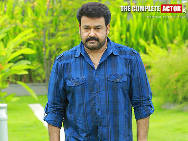 സോഷ്യല്‍ മീഡിയയില്‍ സജീവം