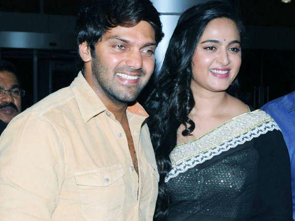 അനുഷ്‌ക കമലിനെയും വിക്രമിനെയും പോലെ