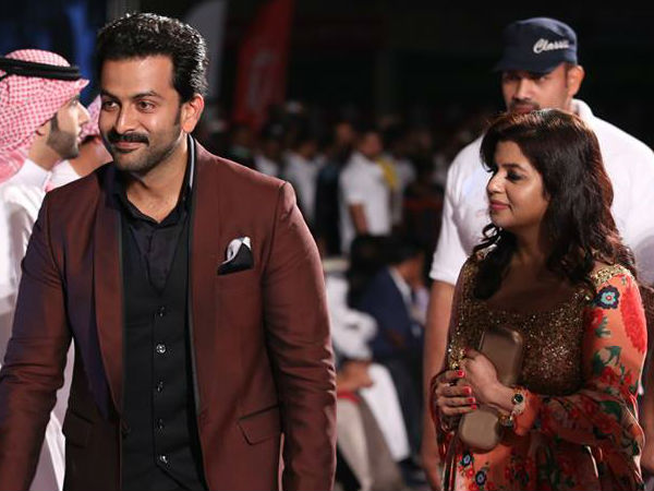 എന്താ ലുക്ക്