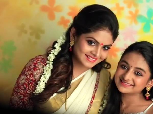 ഗായത്രി-എസ്താര്‍