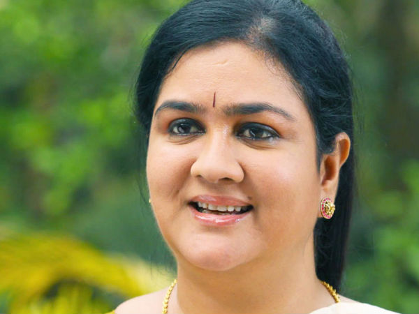 നായികയല്ല
