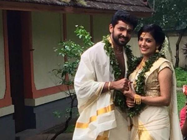 വിവാഹിതരായി