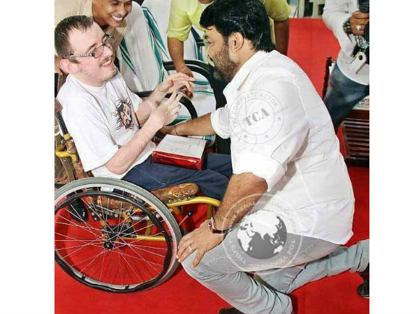 ലാലും ആരാധകനും