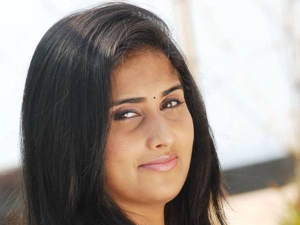  ആയമാര്‍ക്ക് നിയന്ത്രണം