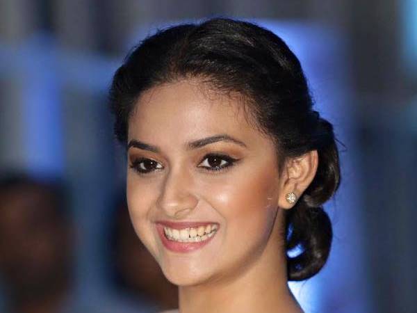 നായികയായി